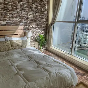Homestay Green Sky Holiday With Shared Kitchen And Lounge